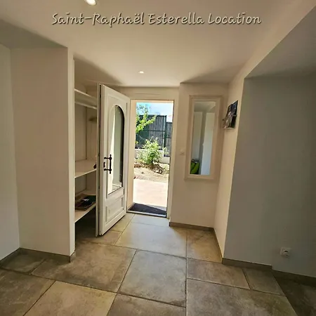 公寓 Saint-raphael Esterella Location 