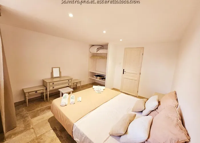 Saint-raphael Esterella Location 