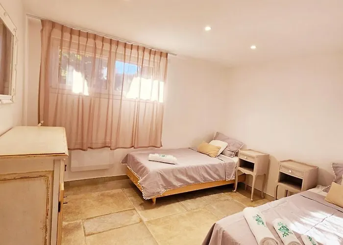 Saint-raphael Esterella Location 